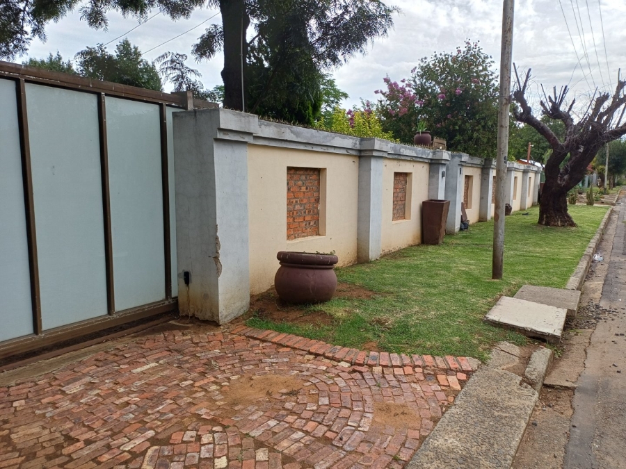 5 Bedroom Property for Sale in Park West Free State